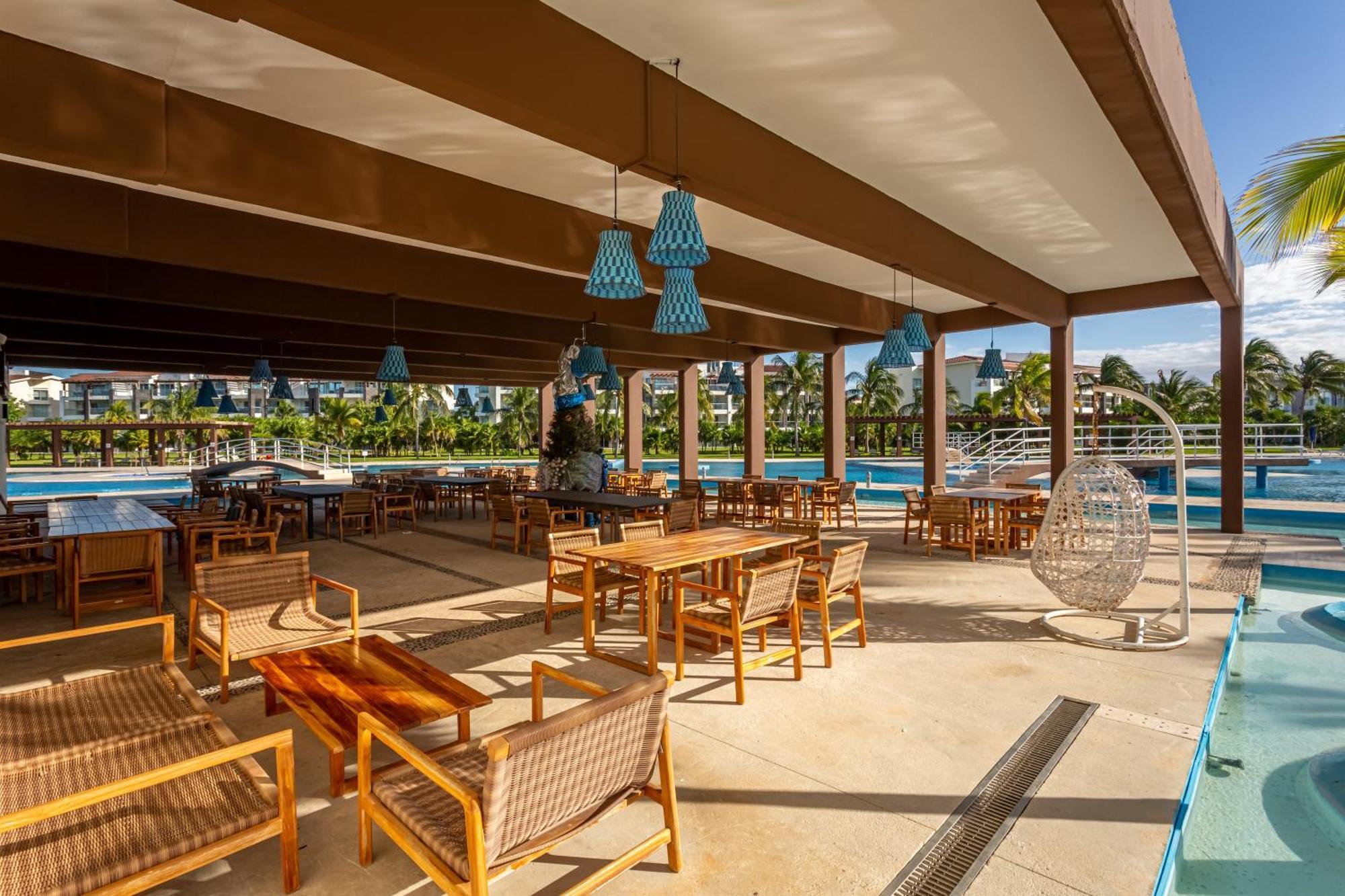 Gorgeous Ocean Front Casa Shell